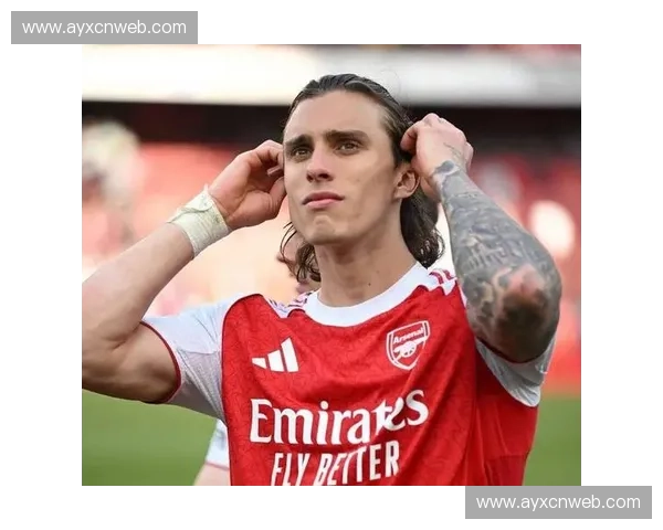 阿森纳后防危机：卡拉菲奥里热身受伤对球队战术体系影响的运动损伤预防与管理分析